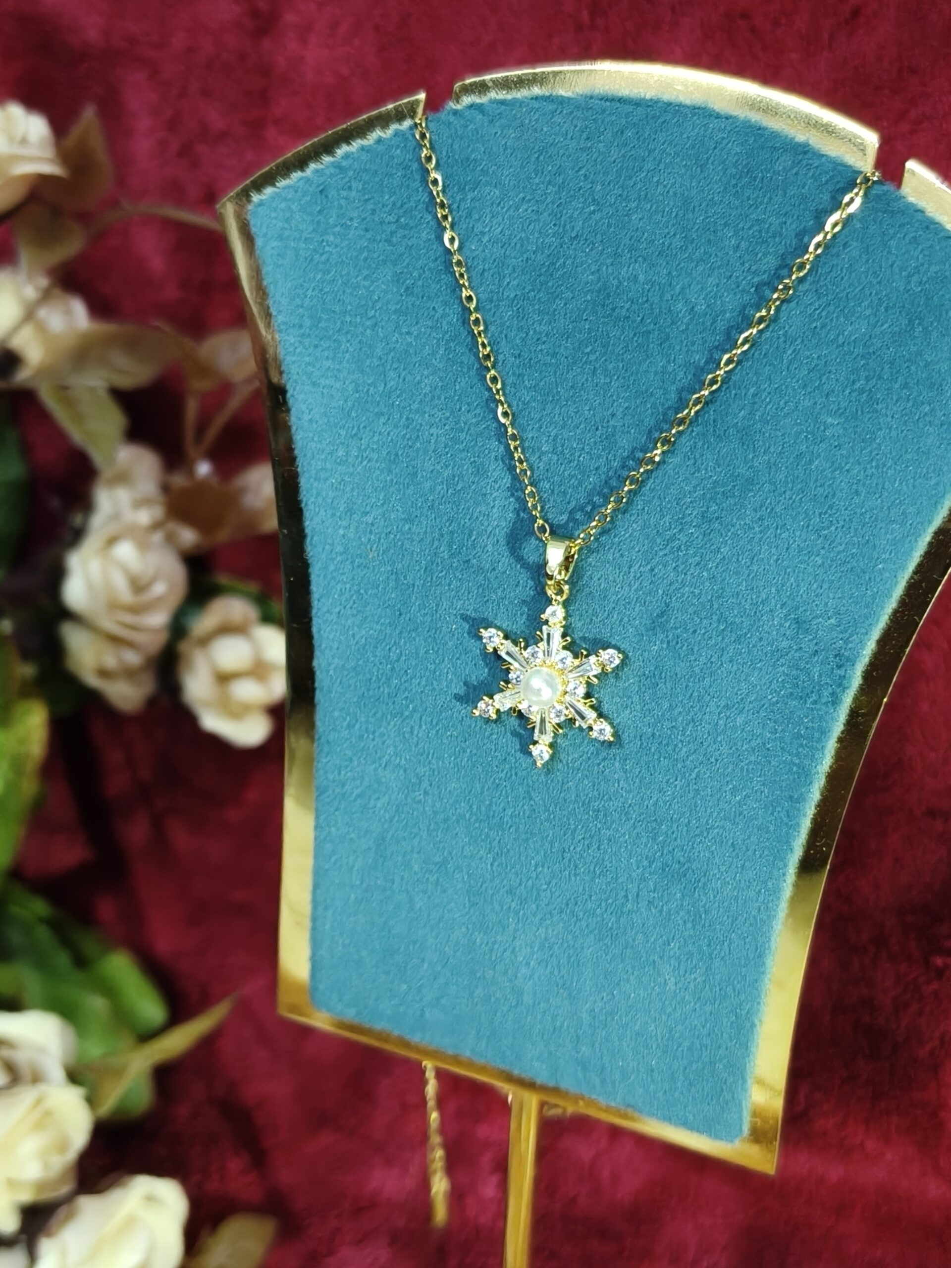 Golden Winder Snowflake Pendant 199