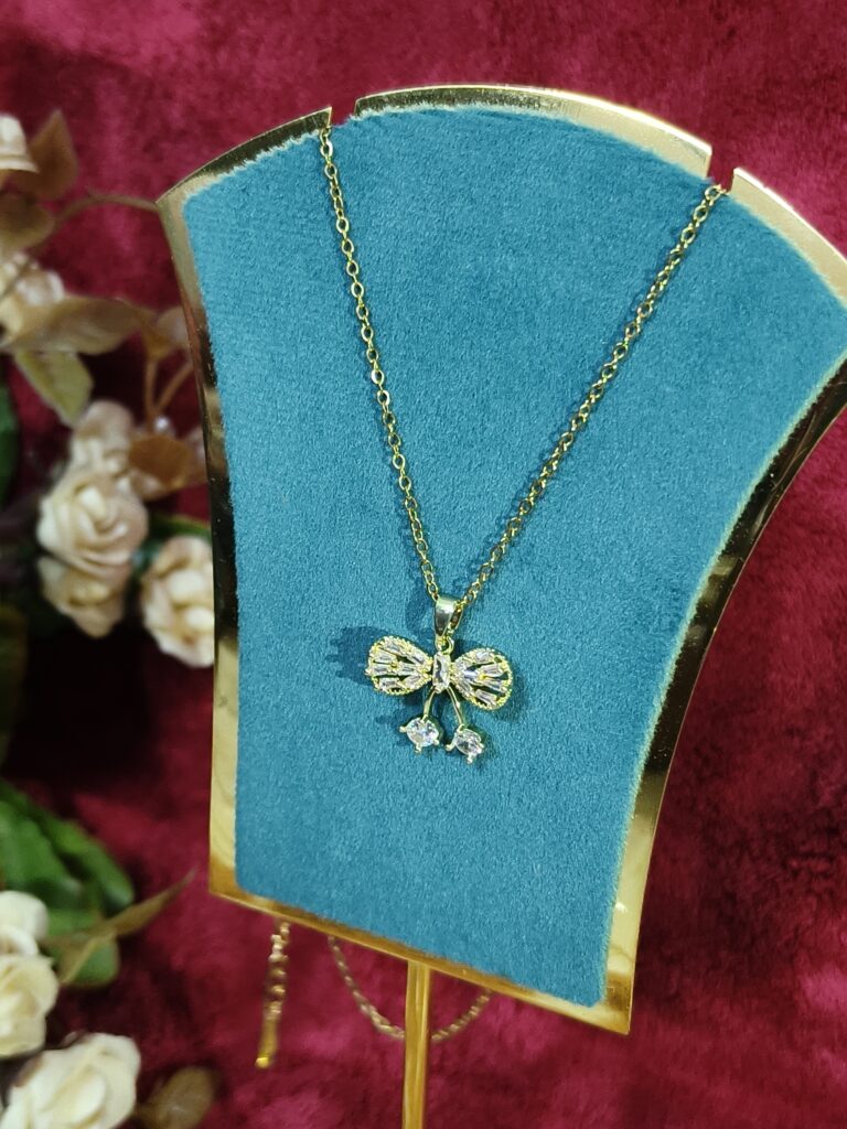 Gilded Blow & Crystal Drop Pendant 199