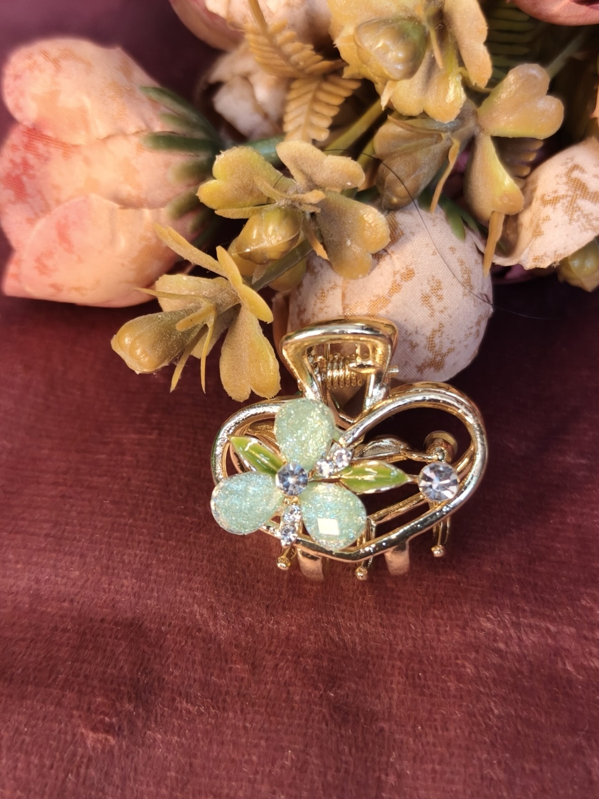 Mint Blossom Heart Hair Claw 120 - Image 3
