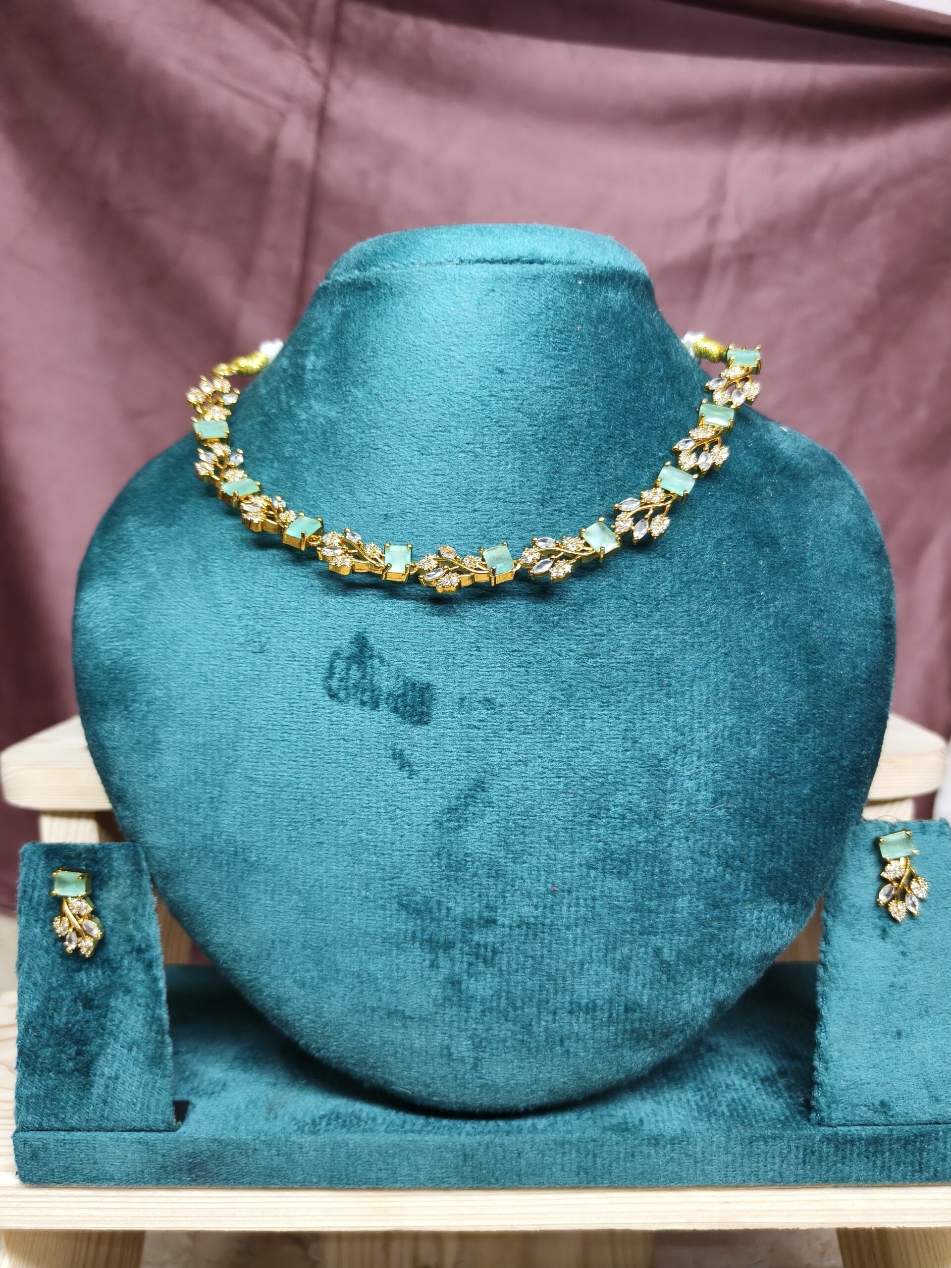 Mint Elegance Crystal Choker Set 499 - Image 3