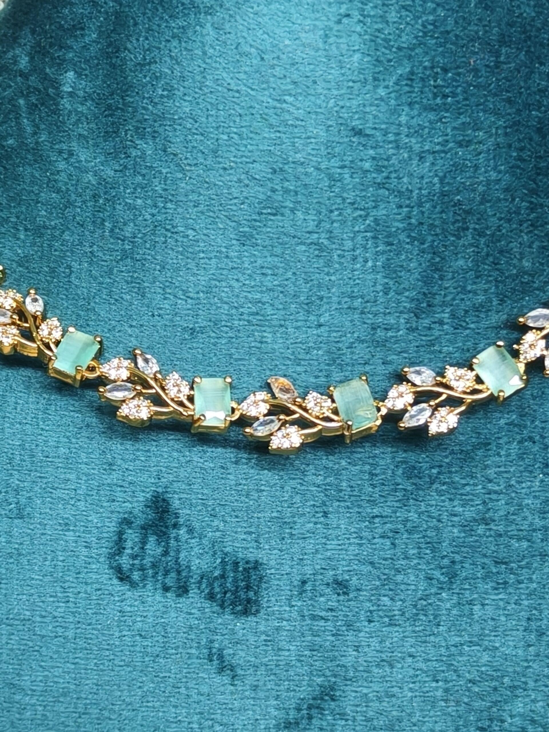 Mint Elegance Crystal Choker Set 499 - Image 2