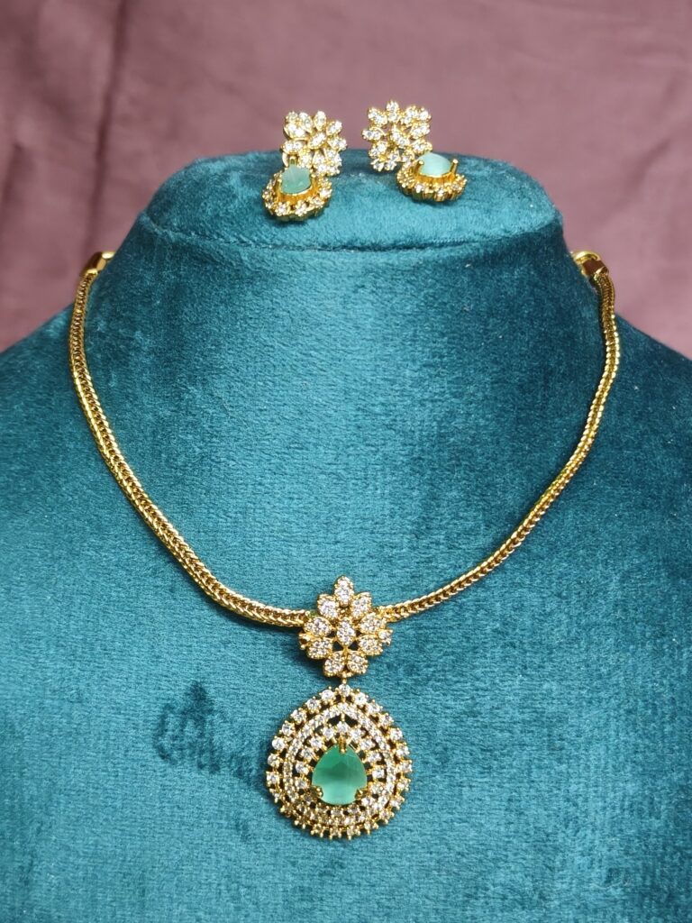 Emerald Bloom Pendant Necklace set 499