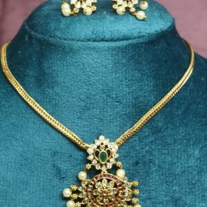 Royal Emerald Pearl Pendant Necklace 499