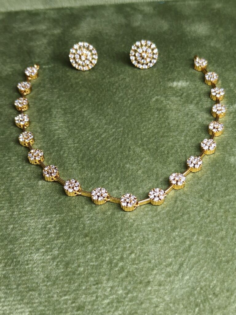 Sparkling Floral Gold Necklace 499