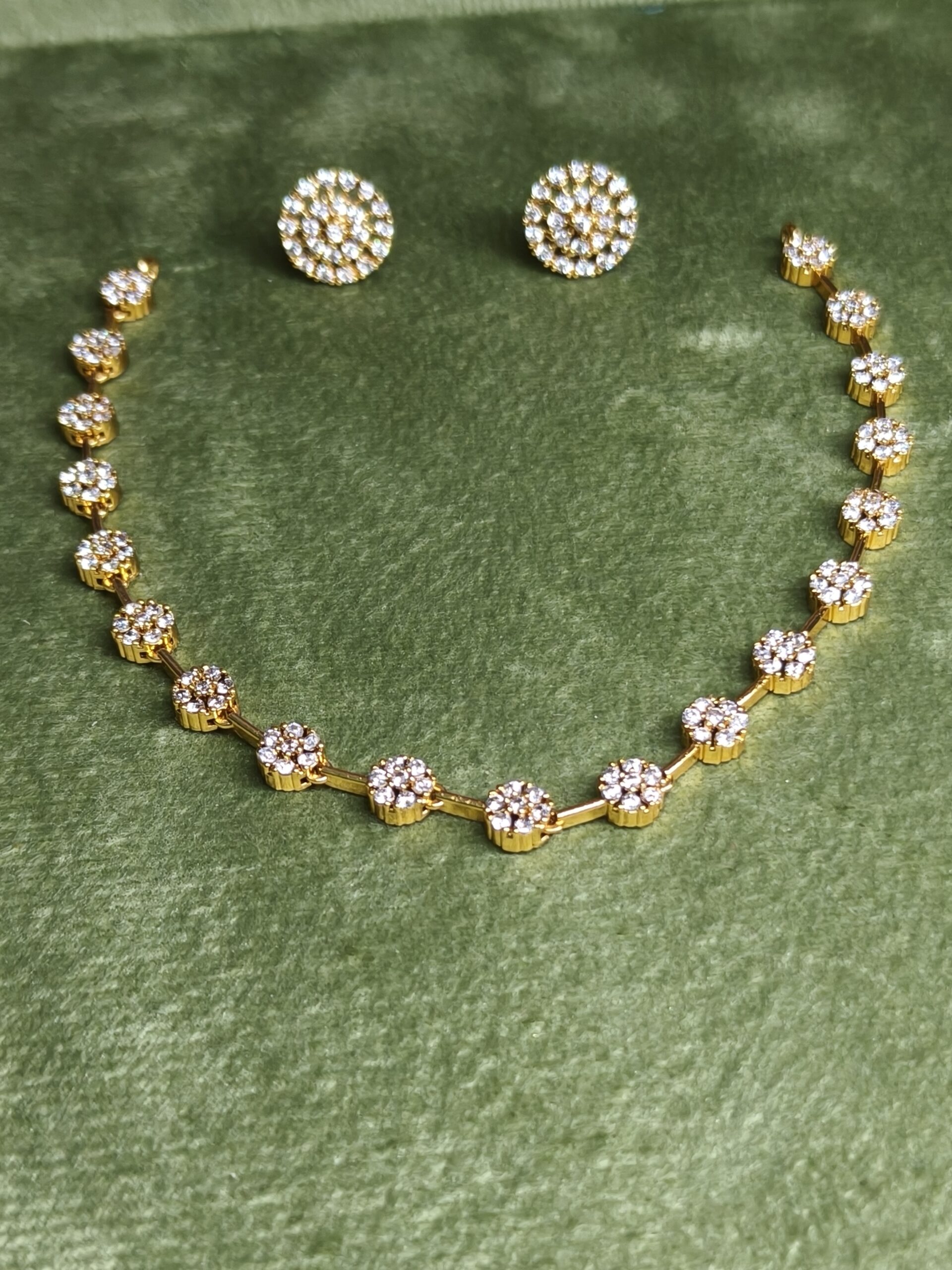 Sparkling Floral Gold Necklace 499