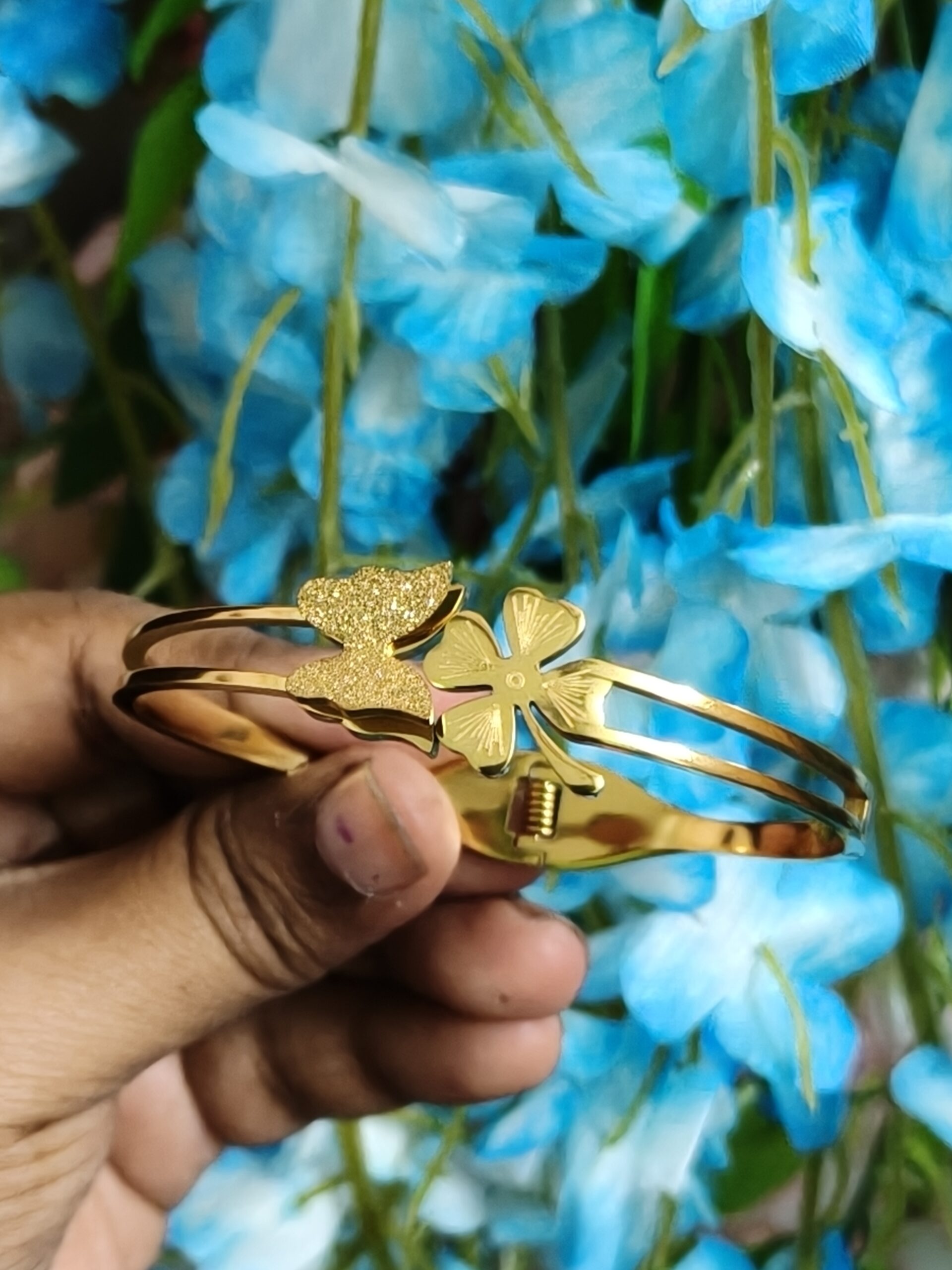 Golden Butterfly Clover Kada 249