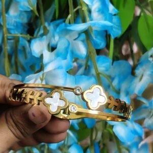 Golden Leaf & Clover Kada 249