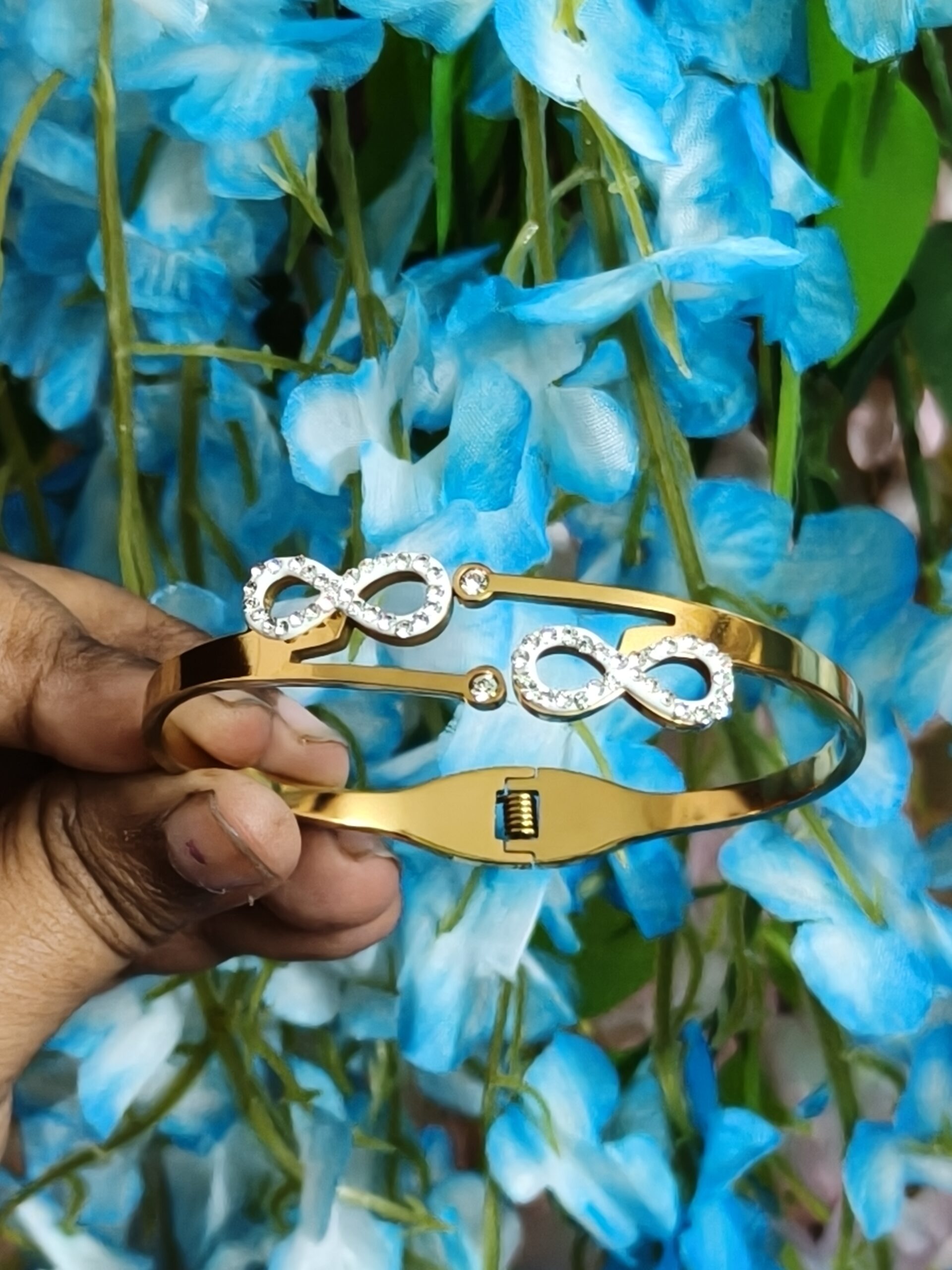 Infinity Elegant Golden Kada 249